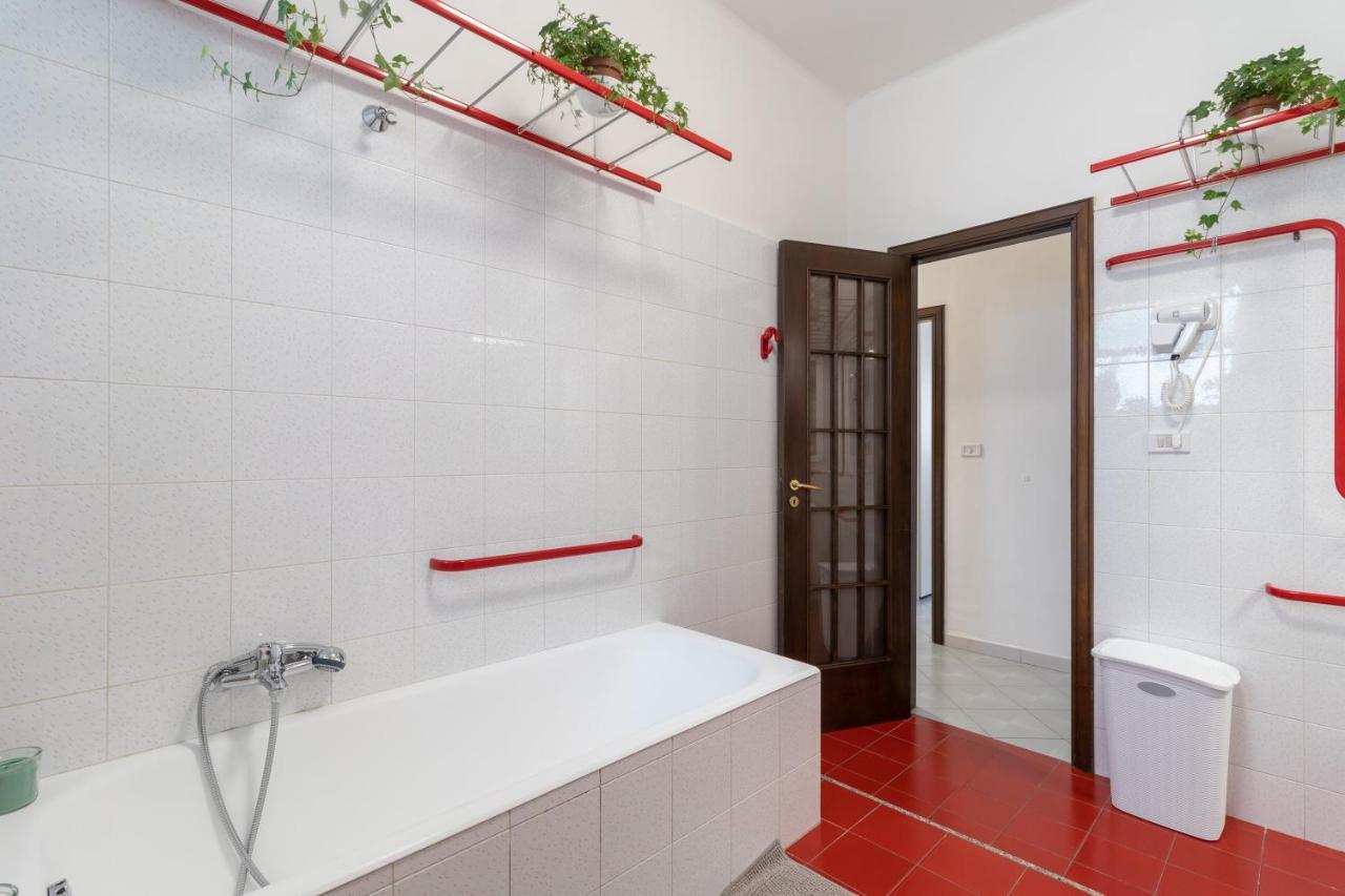 Chicca Casa Vacanze Bari Exteriör bild